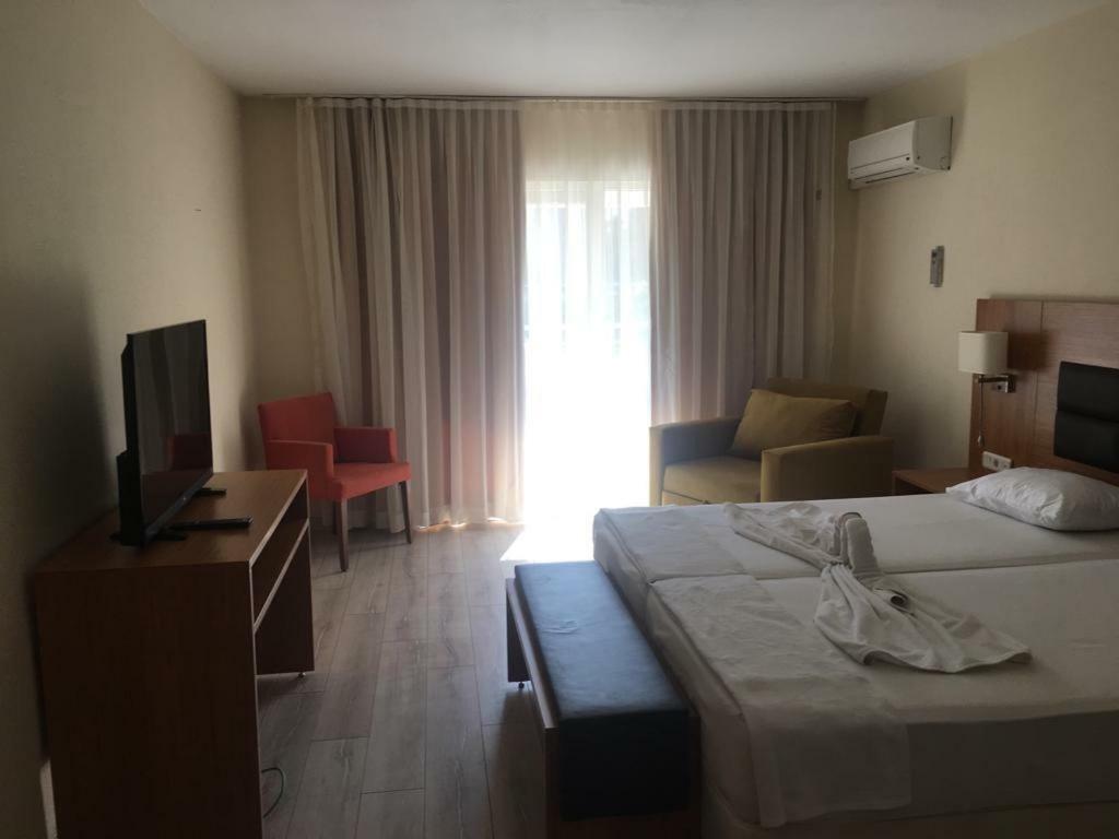 Begonville Hotel (Adults Only) Мармарис Екстериор снимка